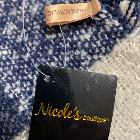NWT Nicole’s Boutique Poncho - Picture 4 of 5